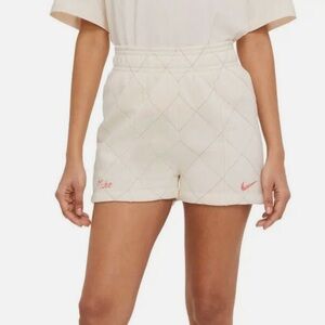 NIKE Sportswear Club Fleece Quilted Shorts